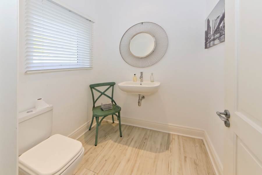 5 Bedroom Property for Sale in Thesen Islands Western Cape